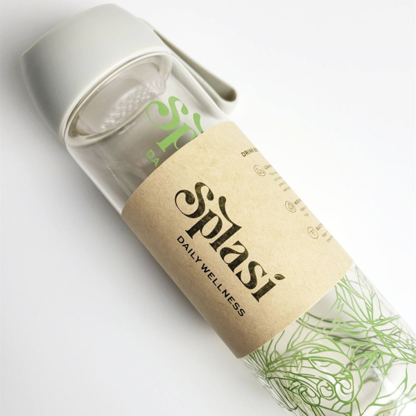 Splasí Daily Wellness Bottle with Strainer
