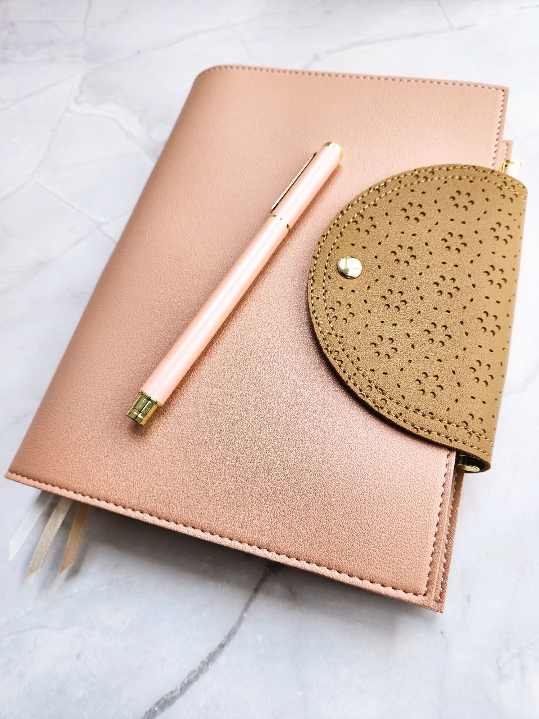 Compendium- Medium - Blush - Floral