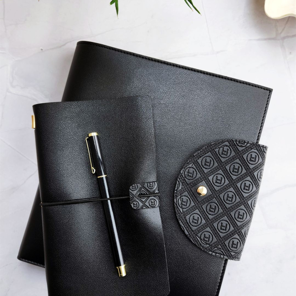 LH Agenda Explorer Refillable Notebook Set - Black + LH Agenda Compendium - Large - Black